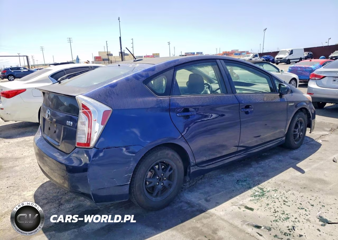 2014 Toyota Prius Three VIN:JTDKN3DU2E1769190 - 3