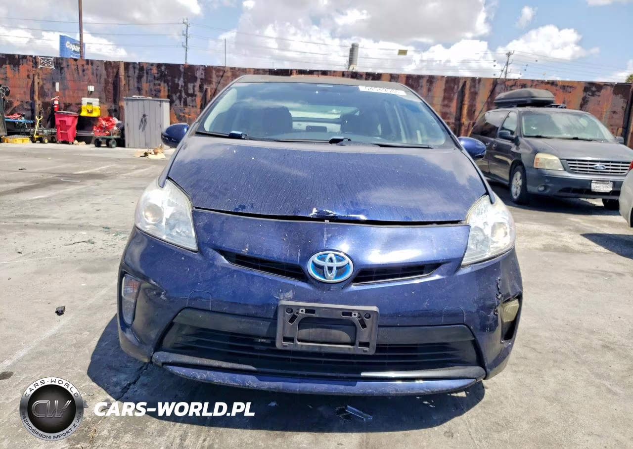 2014 Toyota Prius Three VIN:JTDKN3DU2E1769190 - 5