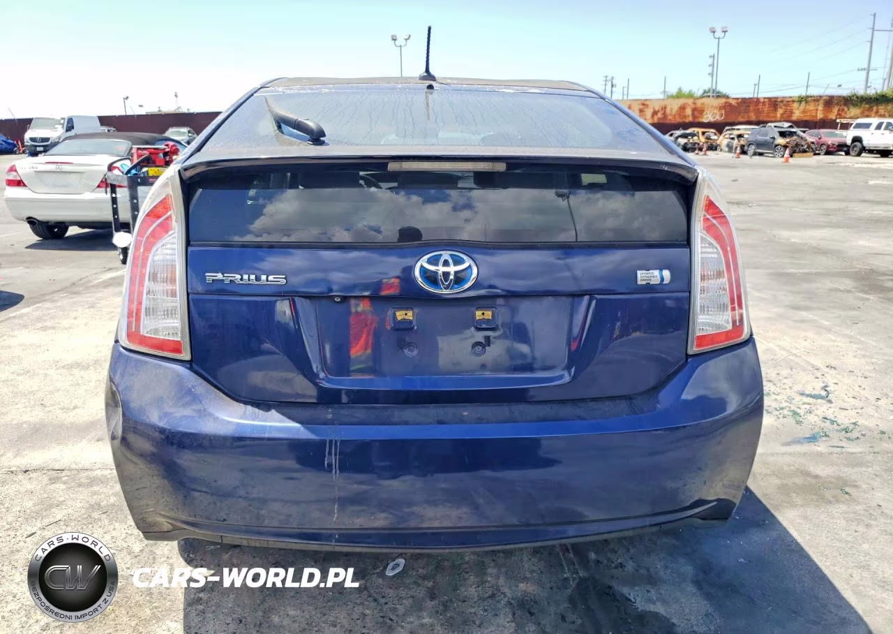 2014 Toyota Prius Three VIN:JTDKN3DU2E1769190 - 6
