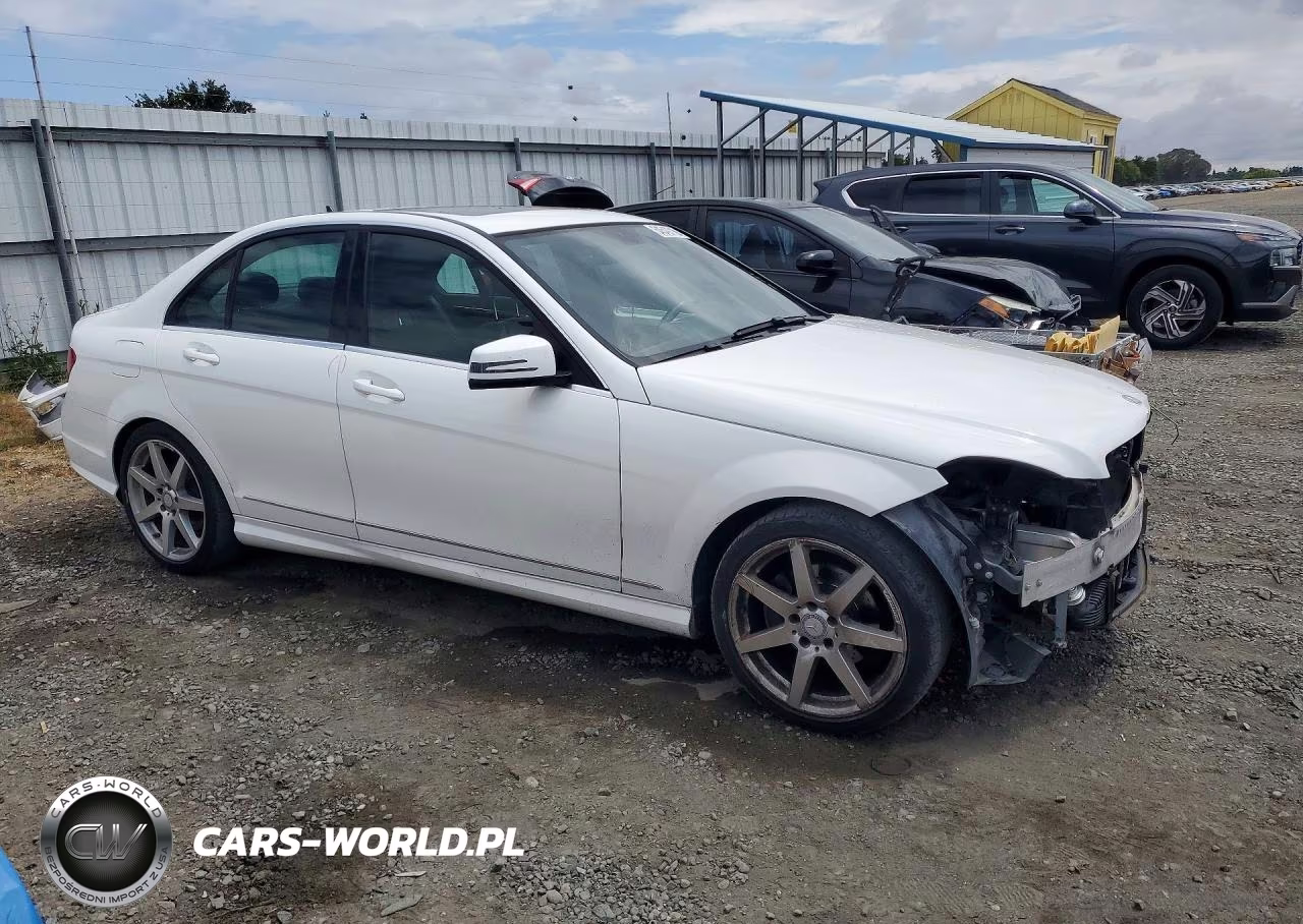 2014 Mercedes-Benz C 250 VIN:WDDGF4HB0EA958850 - 4