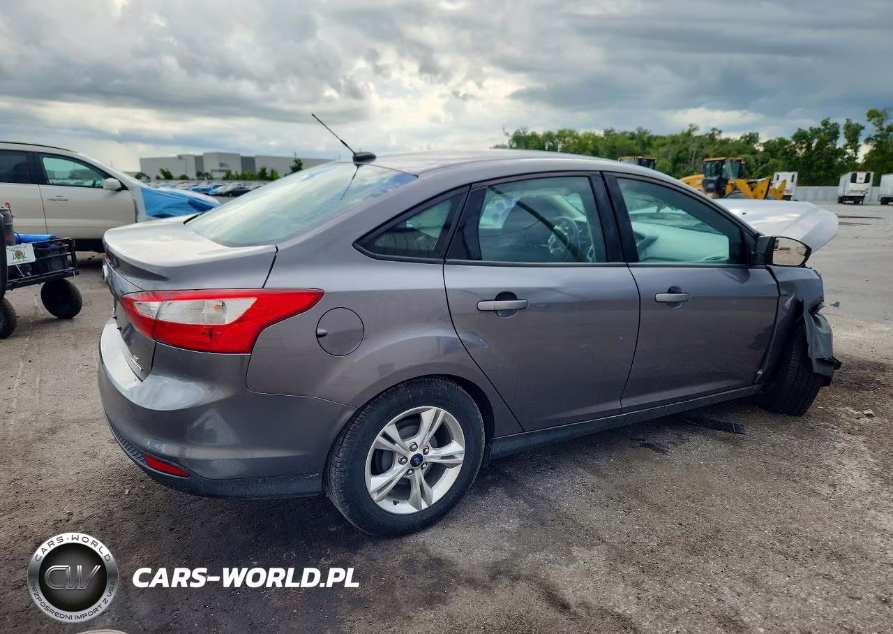 2013 Ford Focus Se VIN:1FADP3F21DL305704 - 3
