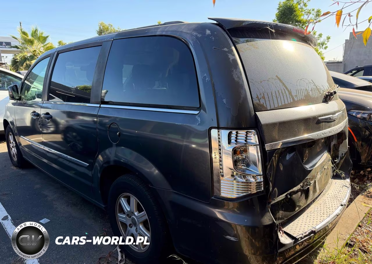 2012 Chrysler Town & Country Touring VIN:2C4RC1BG2CR344552 - 3