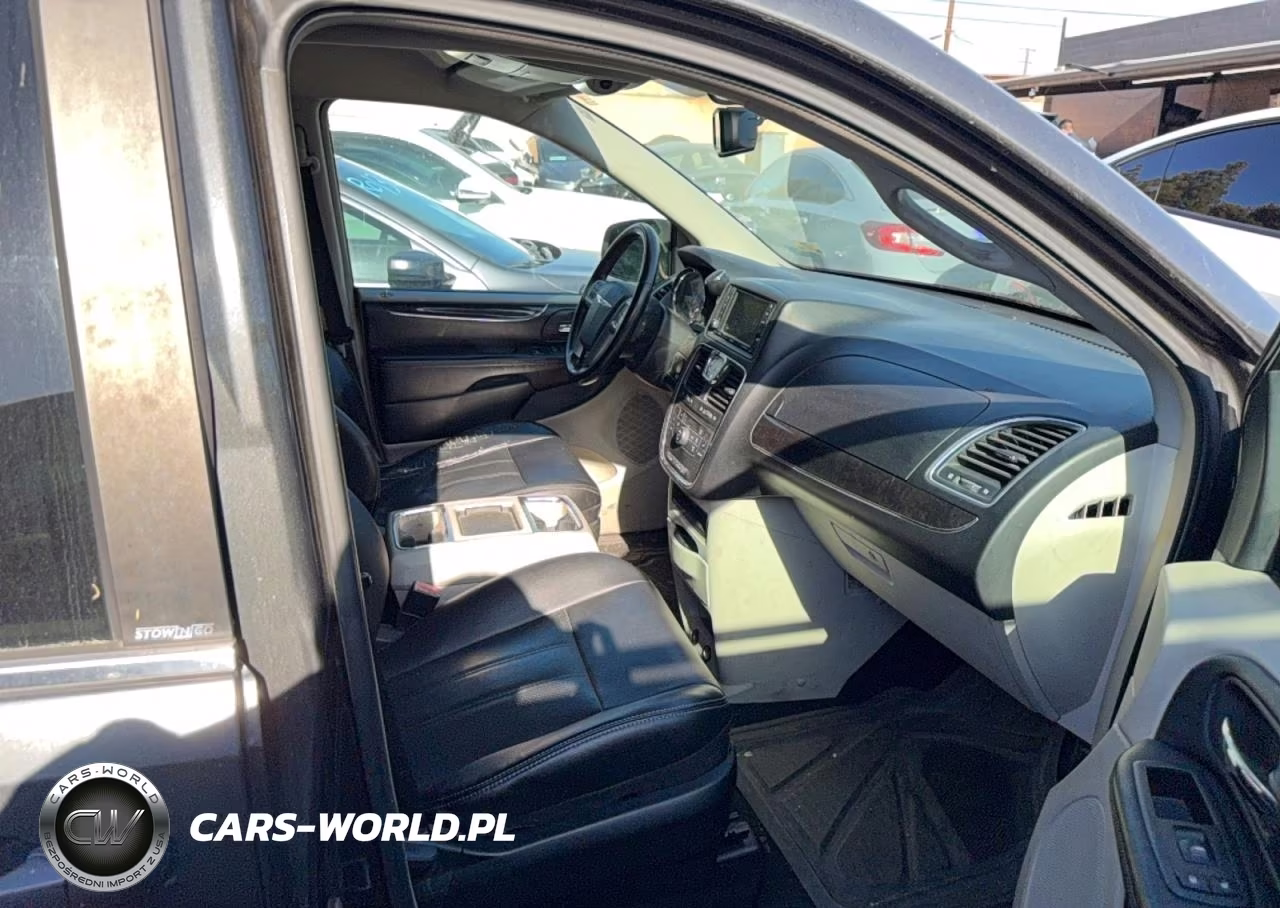 2012 Chrysler Town & Country Touring VIN:2C4RC1BG2CR344552 - 5