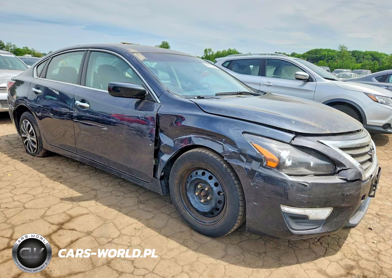 2015 Nissan Altima 2.5 S VIN:1N4AL3AP9FN890542 - 4