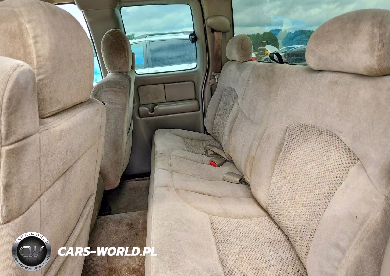 2001 Chevrolet Silverado C1500 VIN:2GCEC19T811226356 - 10
