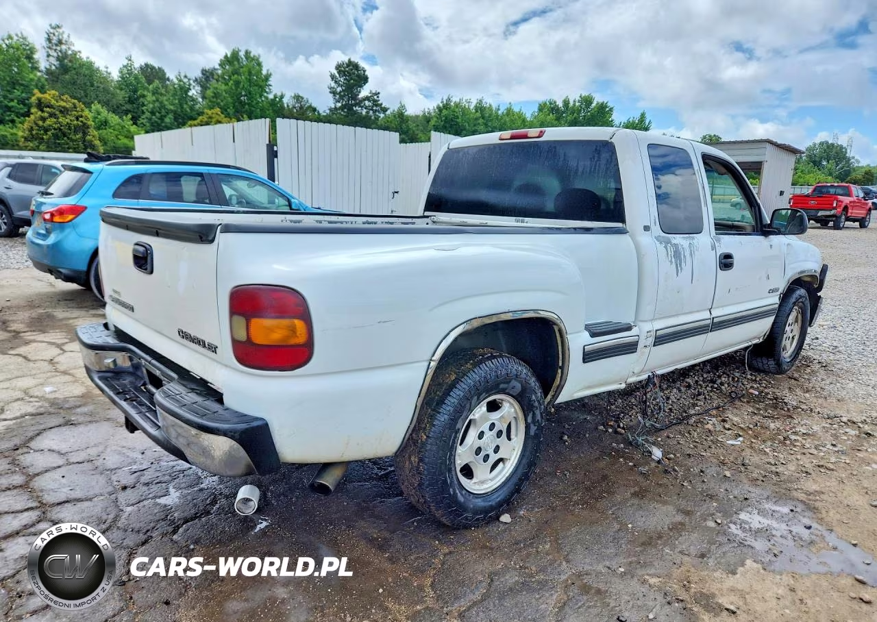 2001 Chevrolet Silverado C1500 VIN:2GCEC19T811226356 - 3