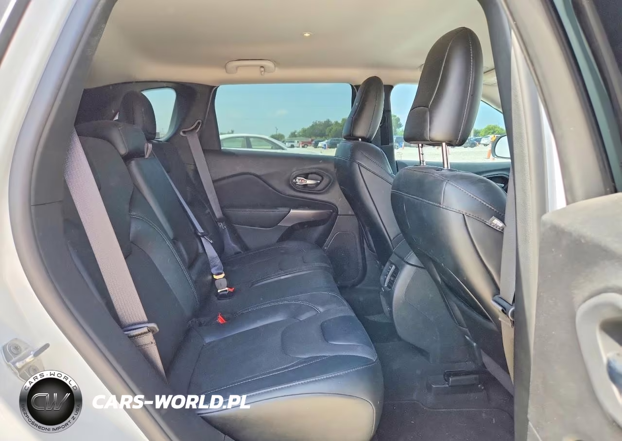 2022 Jeep Cherokee Latitude Lux VIN:1C4PJLMX4ND530346 - 10