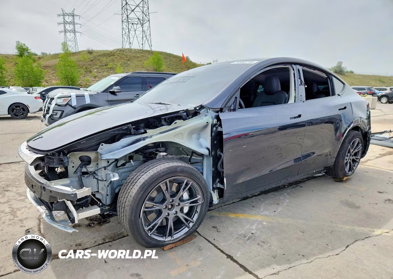 2025 Tesla Model Y – zdjęcie 1 z 13