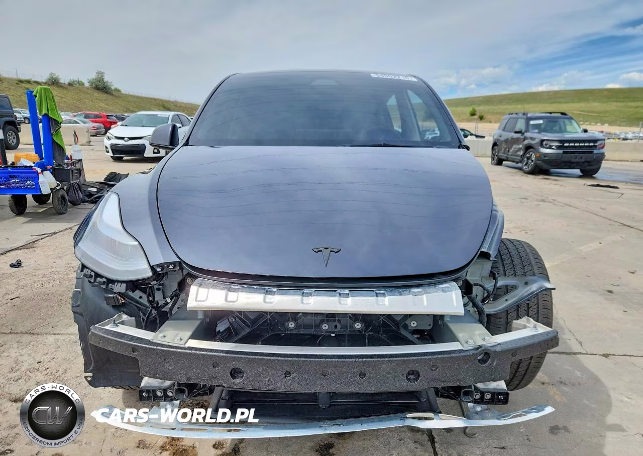 2025 Tesla Model Y VIN:7SAYGDEE7SF258968 - 5