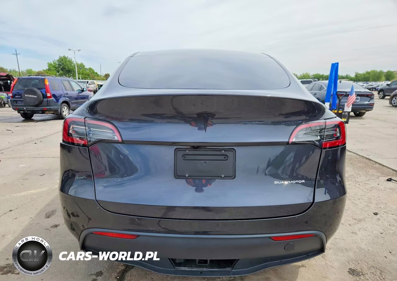 2025 Tesla Model Y VIN:7SAYGDEE7SF258968 - 6