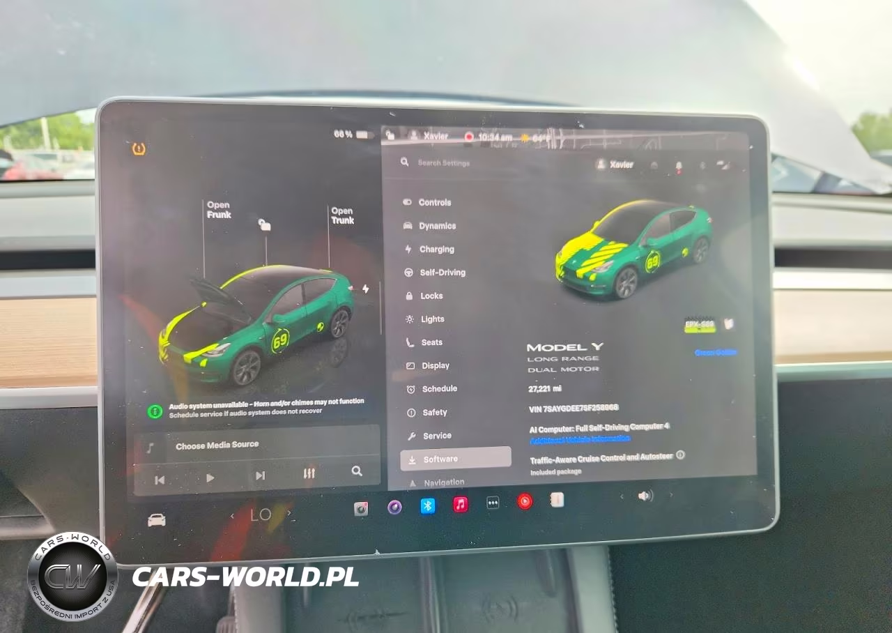 2025 Tesla Model Y VIN:7SAYGDEE7SF258968 - 9