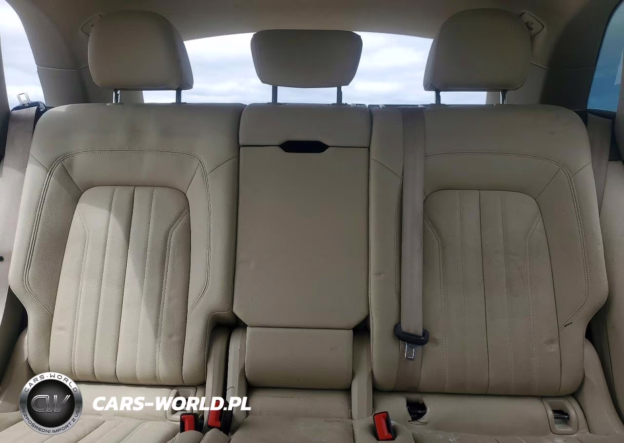 2018 Audi Q5 Premium Plus VIN:WA1BNAFY5J2243395 - 10
