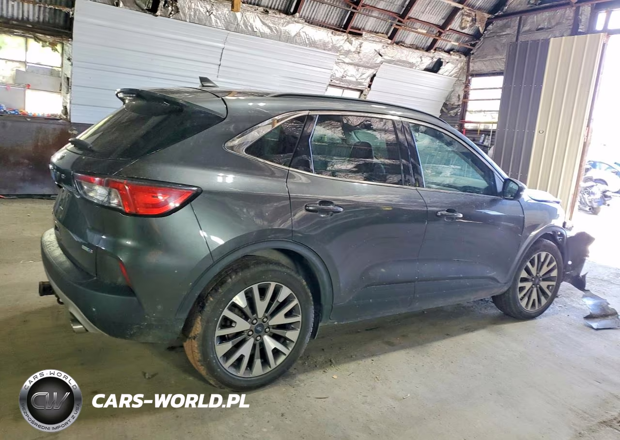 2020 Ford Escape Titanium VIN:1FMCU9J93LUB54813 - 3