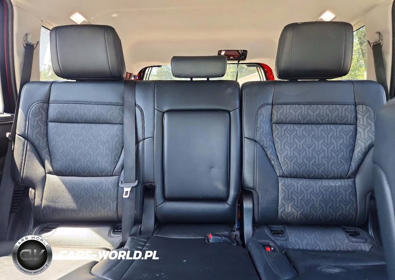 2023 Toyota Sequoia Limited VIN:7SVAAABA1PX002960 - 10