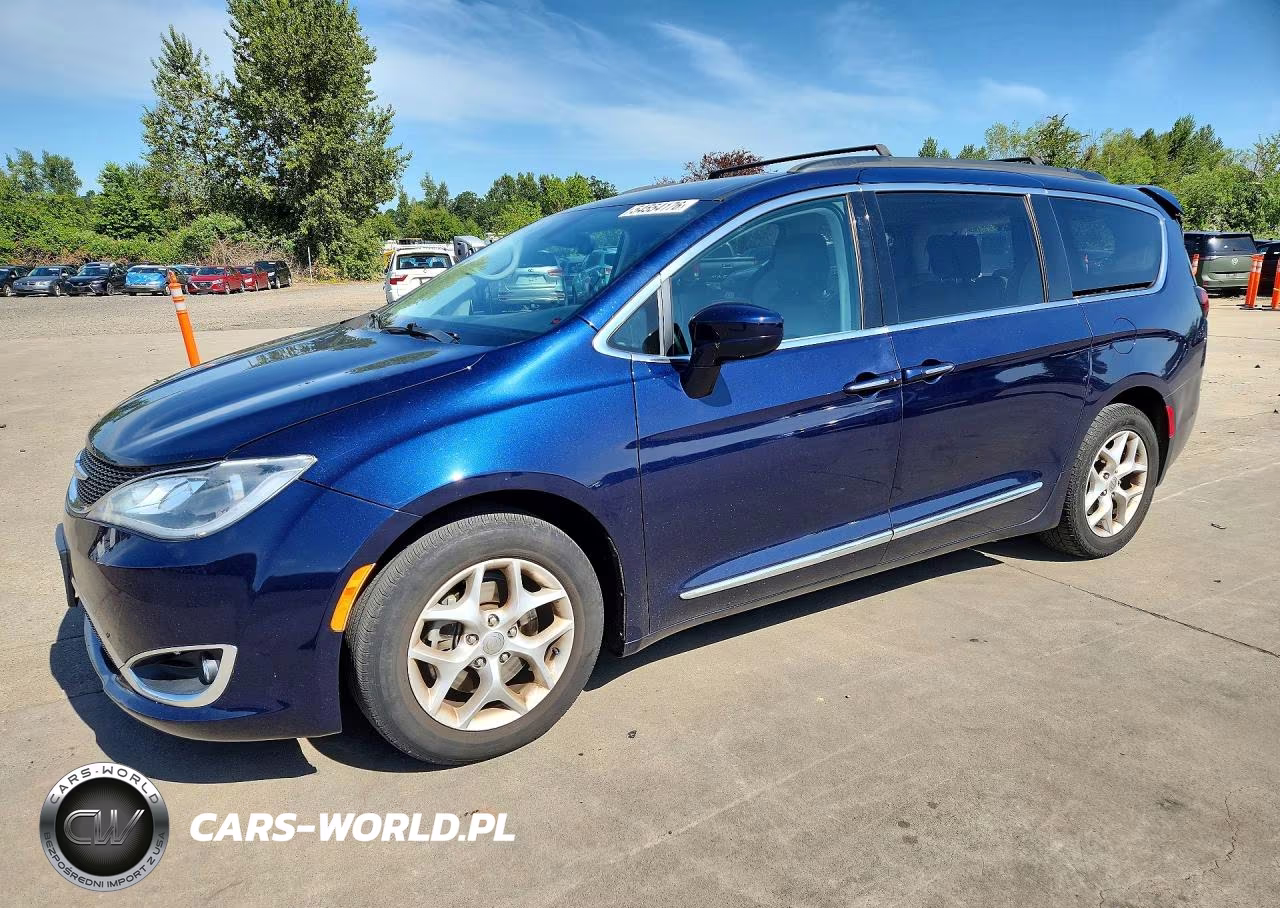 2017 Chrysler Pacifica Touring L – zdjęcie 1 z 12