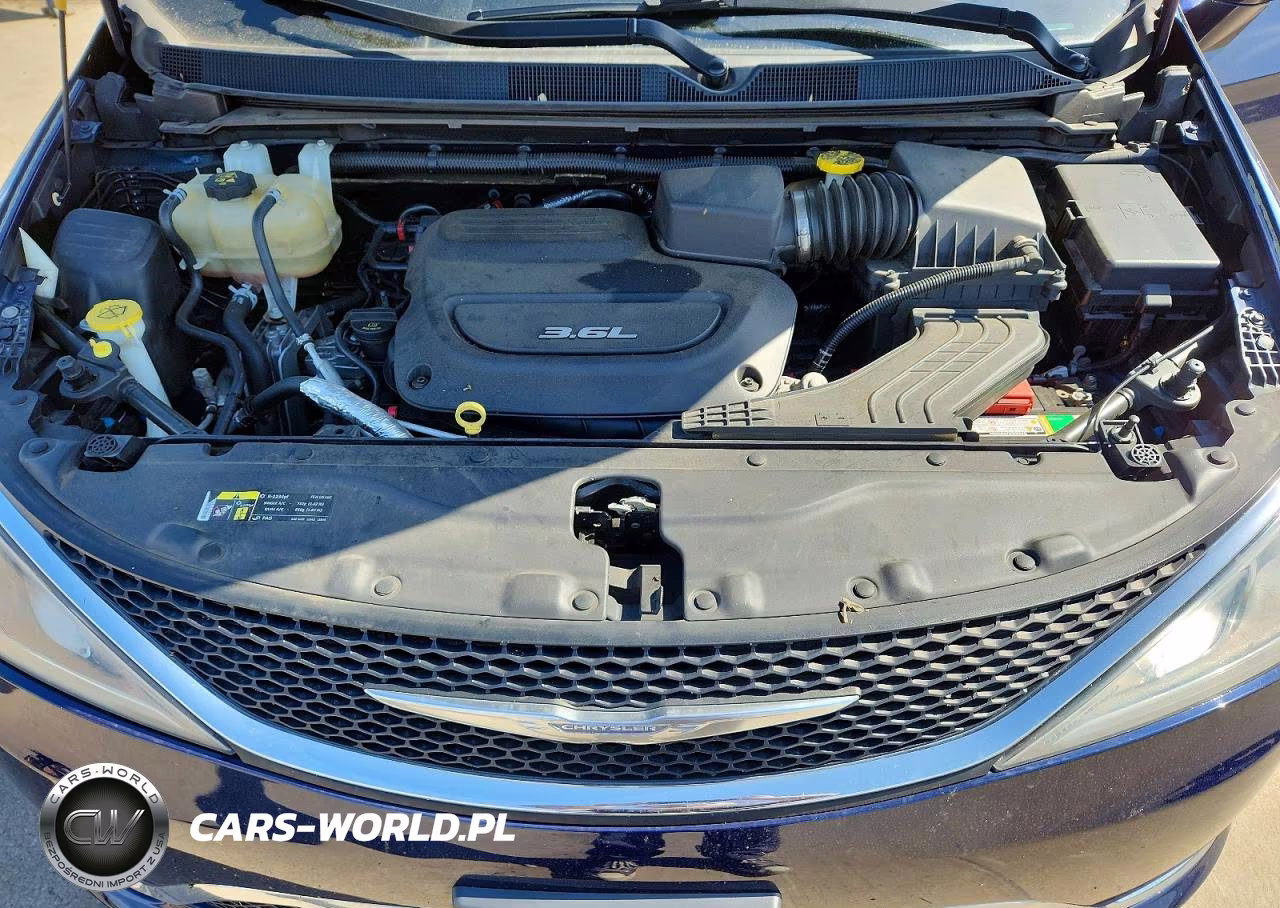 2017 Chrysler Pacifica Touring L VIN:2C4RC1BGXHR823325 - 11