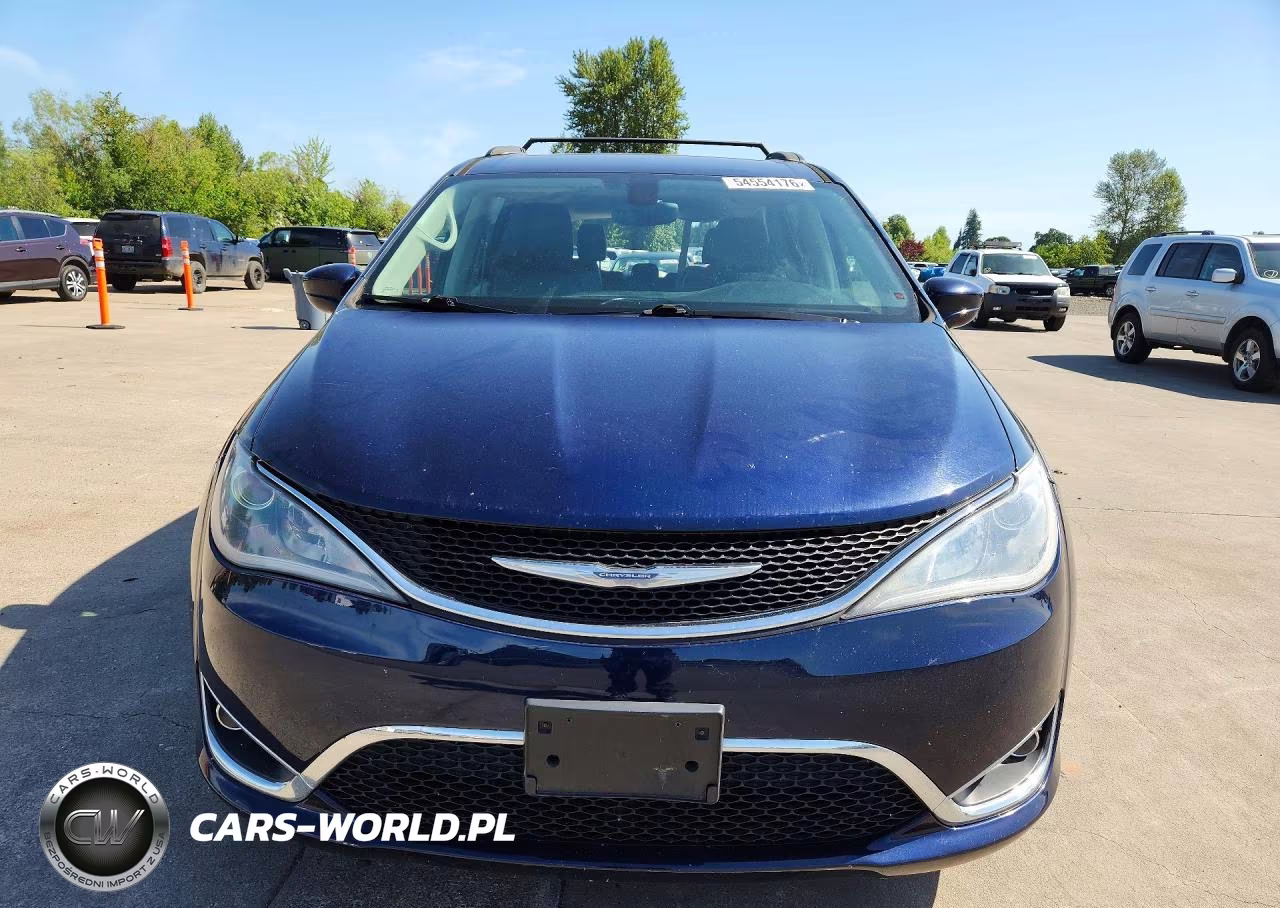2017 Chrysler Pacifica Touring L VIN:2C4RC1BGXHR823325 - 5