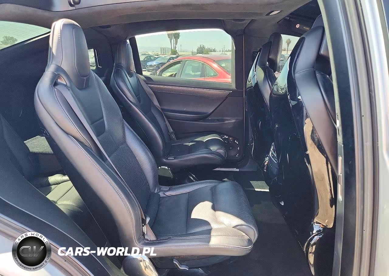 2016 Tesla Model X VIN:5YJXCBE25GF024933 - 11