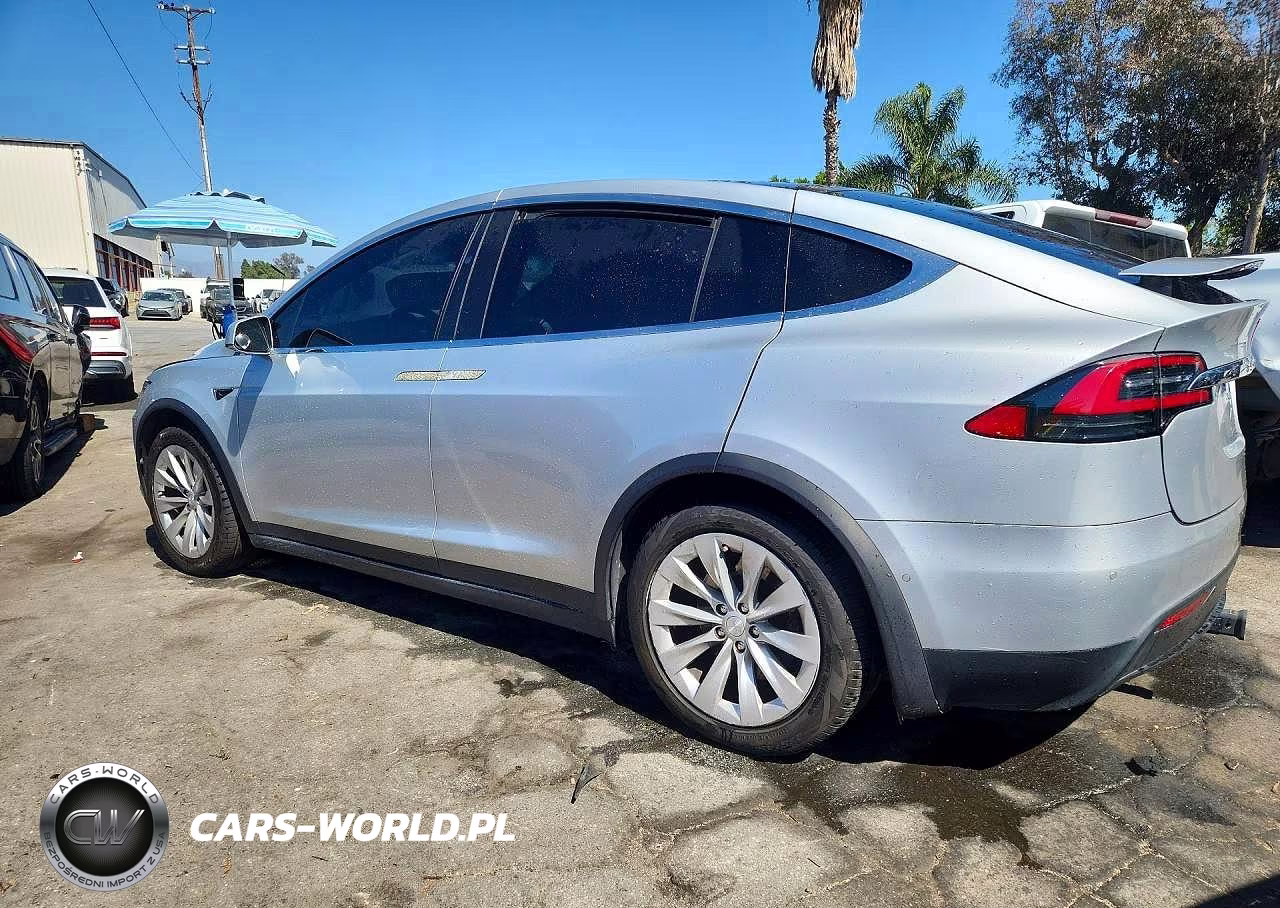 2016 Tesla Model X VIN:5YJXCBE25GF024933 - 2