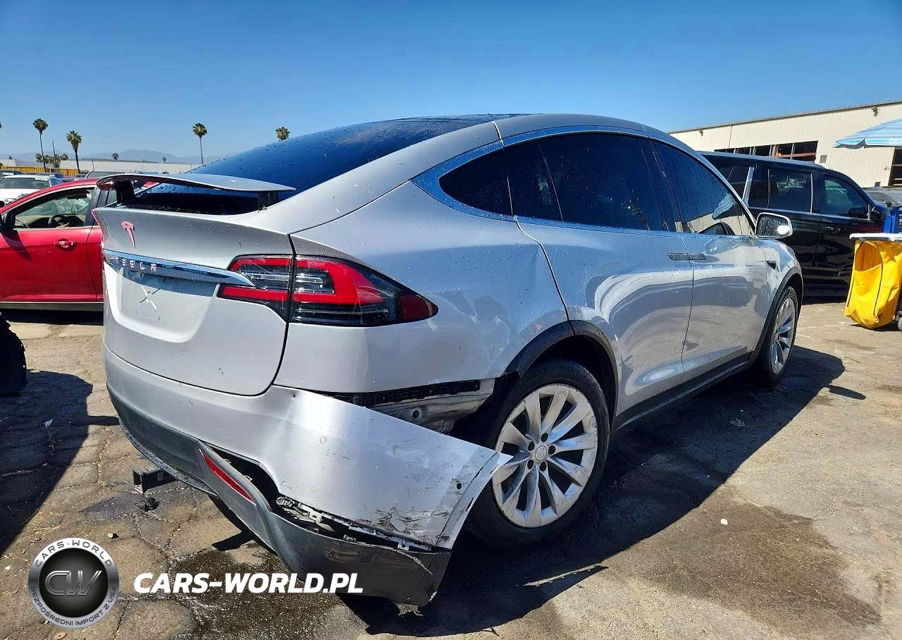 2016 Tesla Model X VIN:5YJXCBE25GF024933 - 3