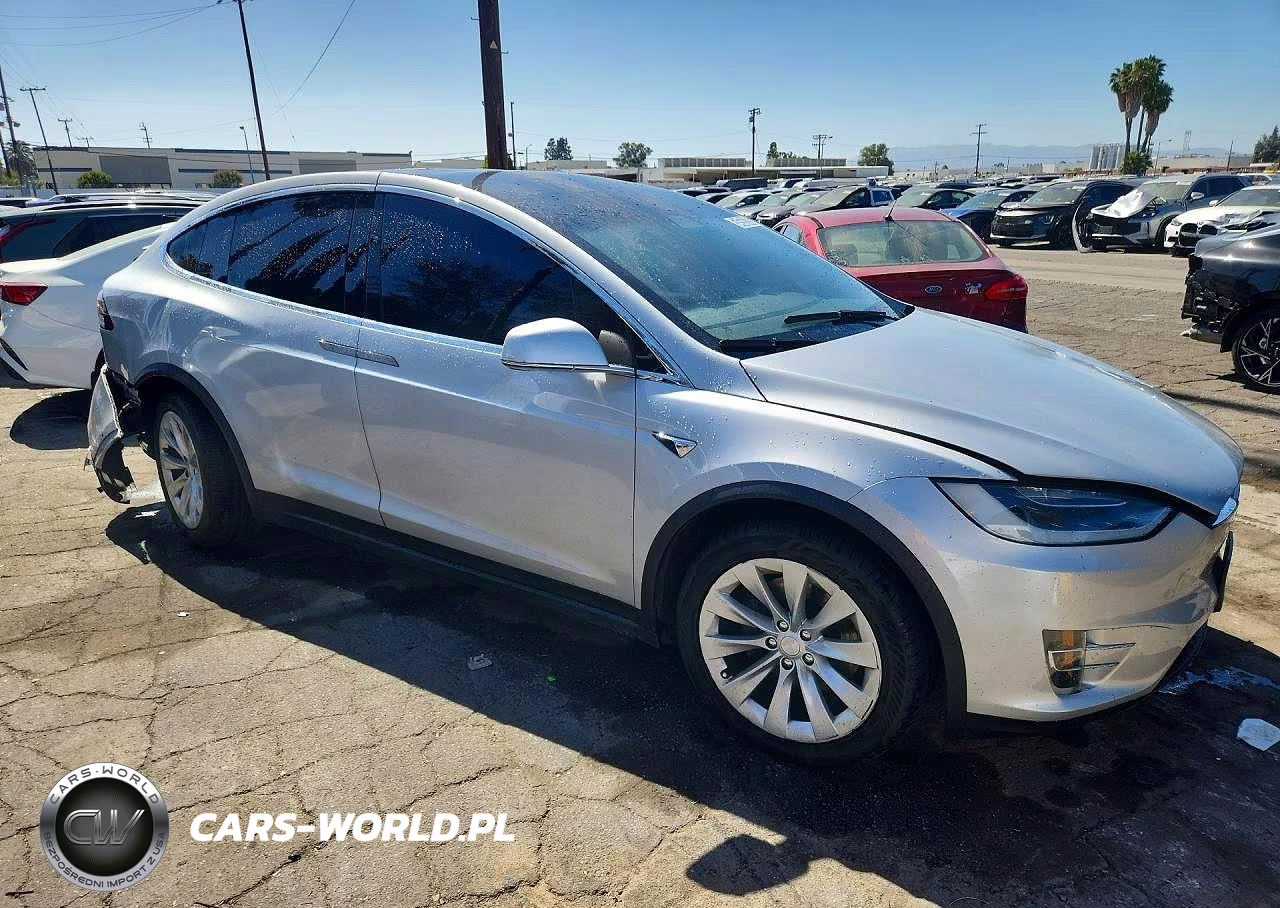 2016 Tesla Model X VIN:5YJXCBE25GF024933 - 4