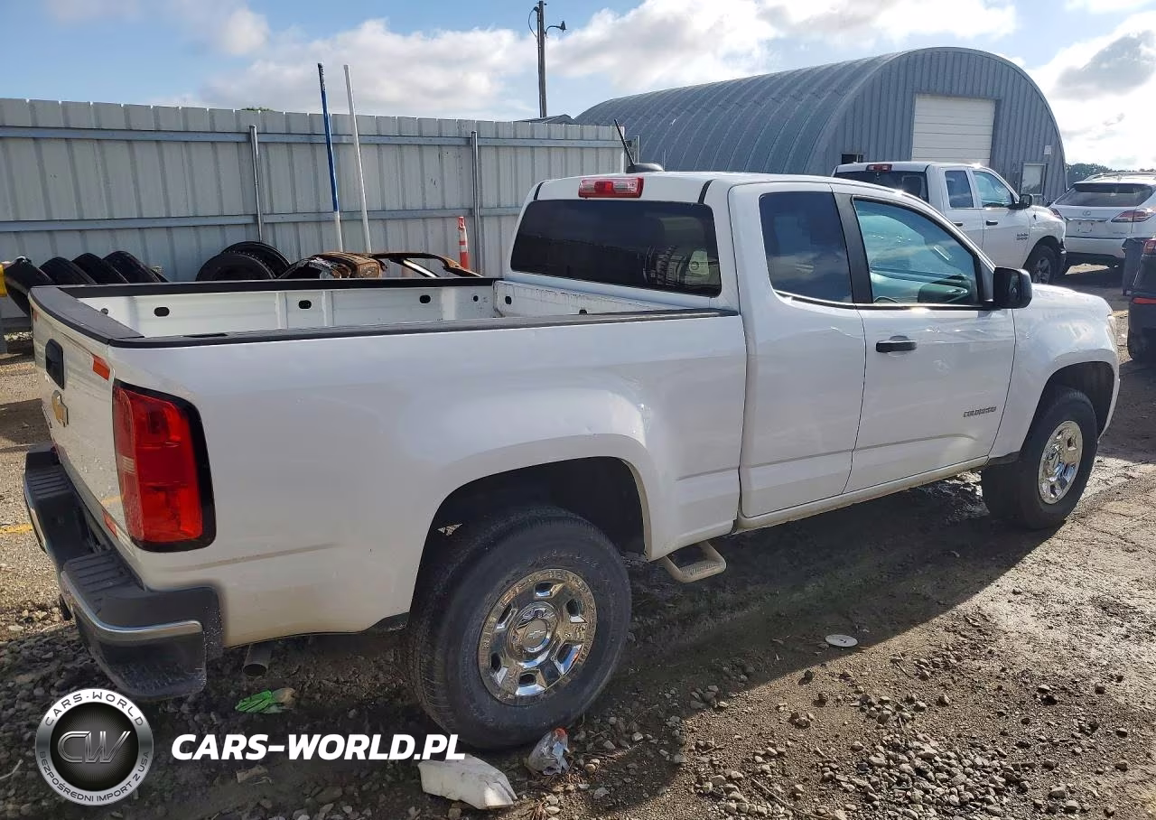 2019 Chevrolet Colorado VIN:1GCHSBEA5K1210956 - 3