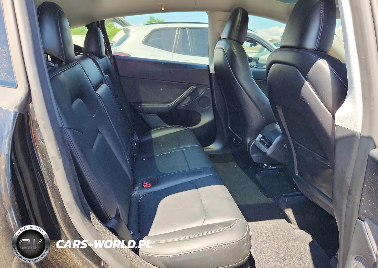 2024 Tesla Model Y VIN:7SAYGDEE6RA227220 - 10