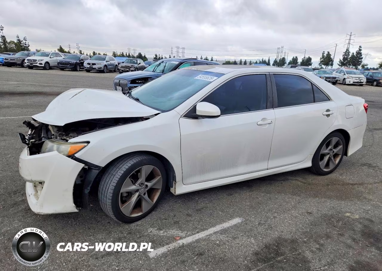 2014 Toyota Camry Se Sport – zdjęcie 1 z 12