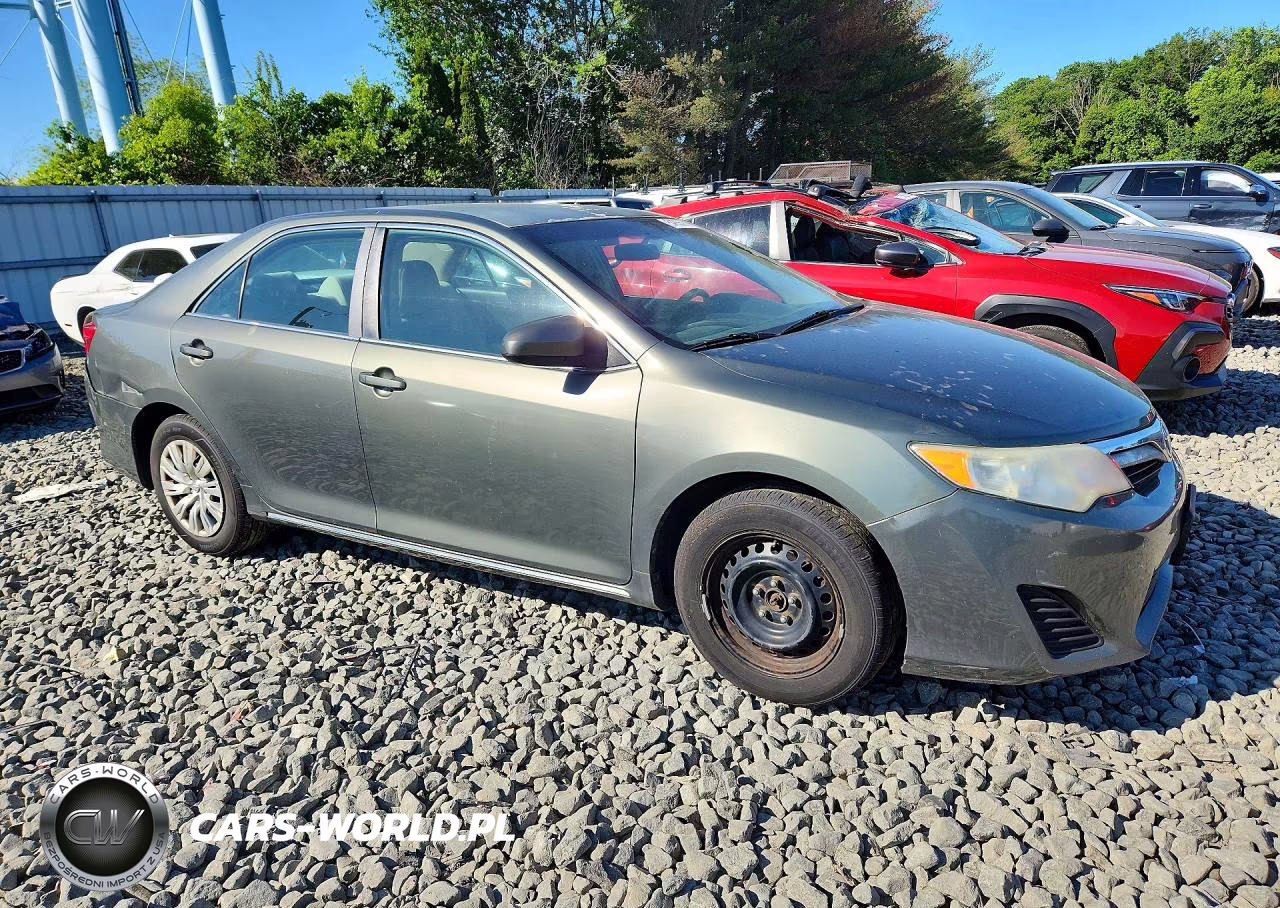 2013 Toyota Camry Le VIN:4T4BF1FK7DR313150 - 4