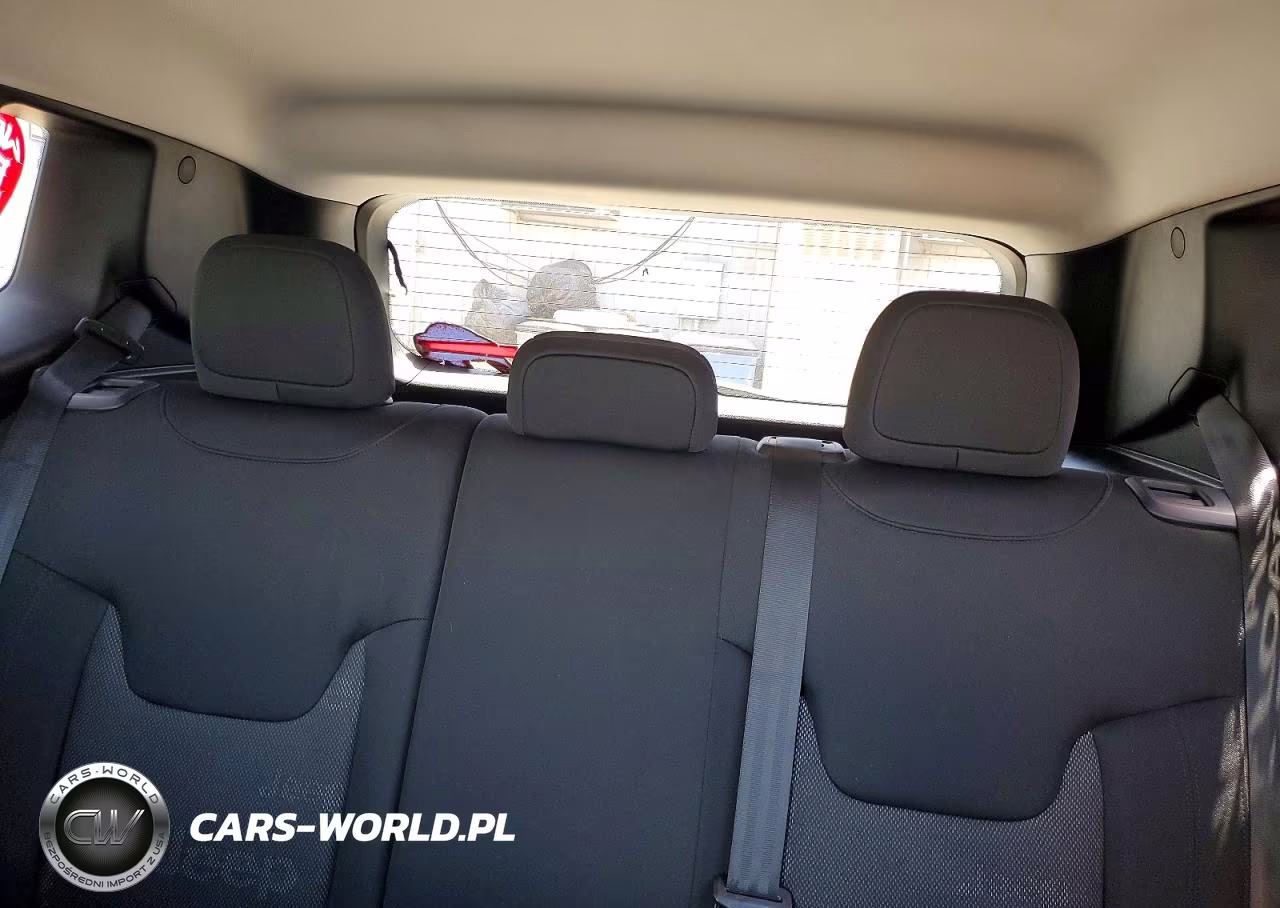 2016 Jeep Renegade Latitude VIN:ZACCJBBT2GPC65486 - 10