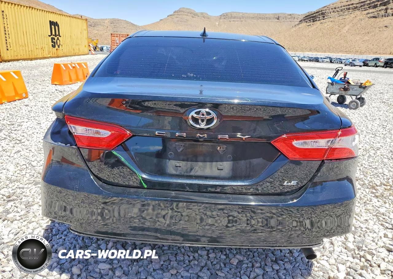2018 Toyota Camry Le VIN:JTNB11HK9J3000396 - 6