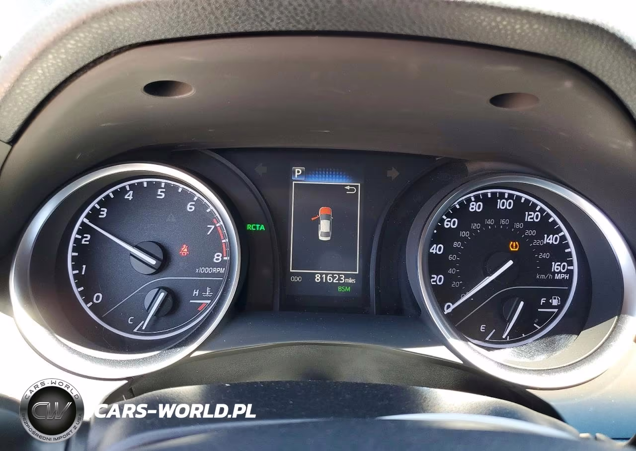 2018 Toyota Camry Le VIN:JTNB11HK9J3000396 - 9
