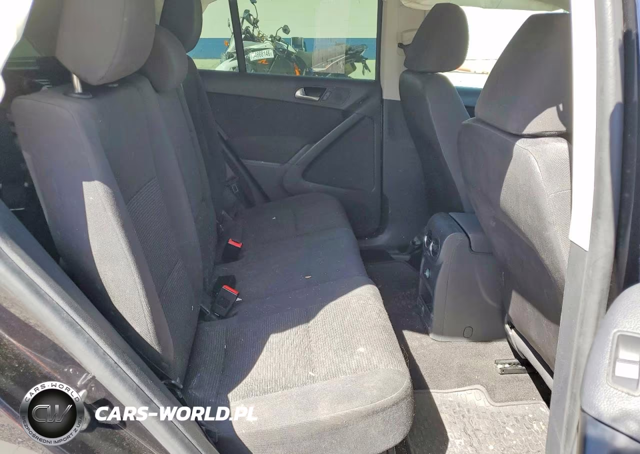 2017 Volkswagen Tiguan S VIN:WVGAV7AX5HK042055 - 10