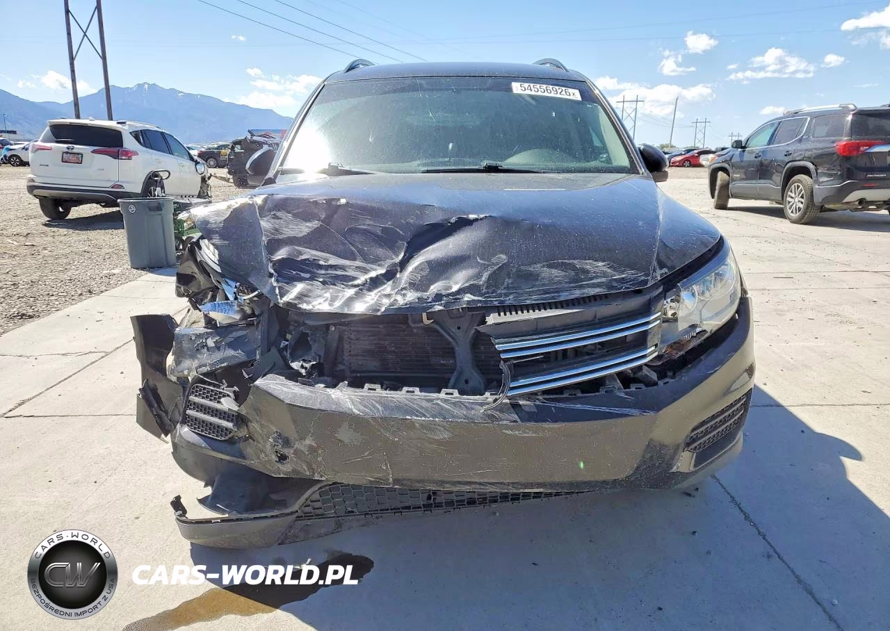 2017 Volkswagen Tiguan S VIN:WVGAV7AX5HK042055 - 5