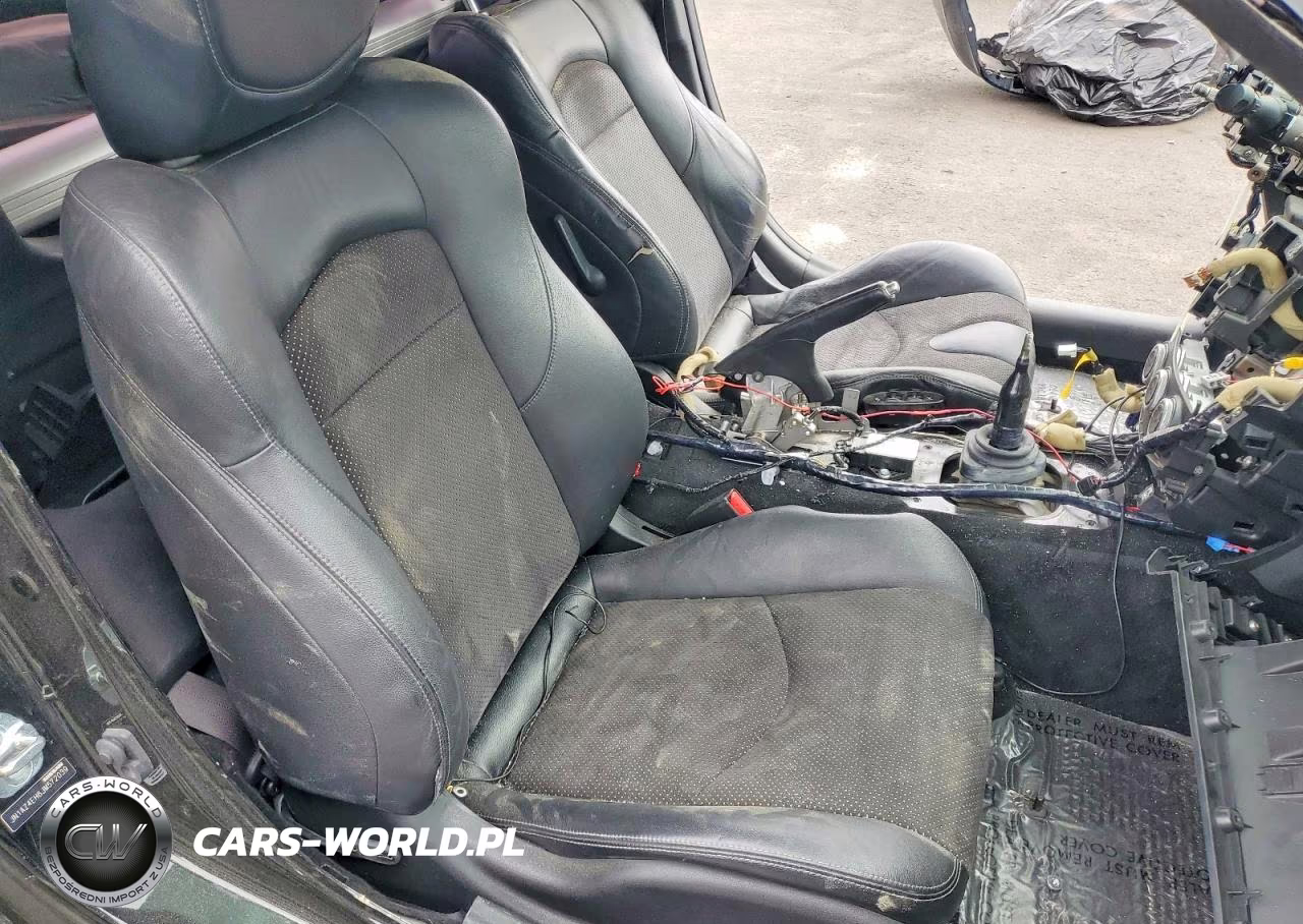 2018 Nissan 370Z Base VIN:JN1AZ4EH6JM572039 - 10