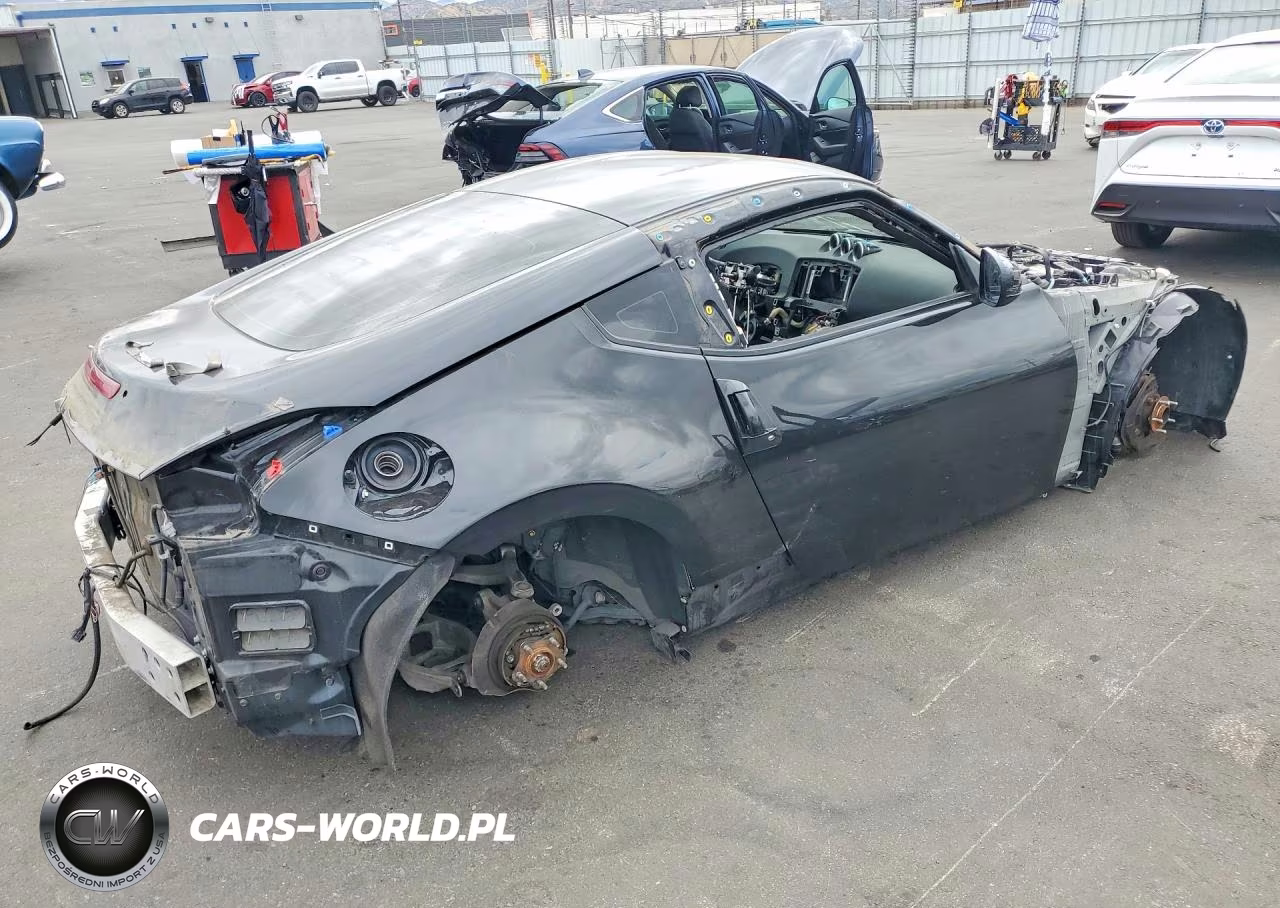 2018 Nissan 370Z Base VIN:JN1AZ4EH6JM572039 - 3