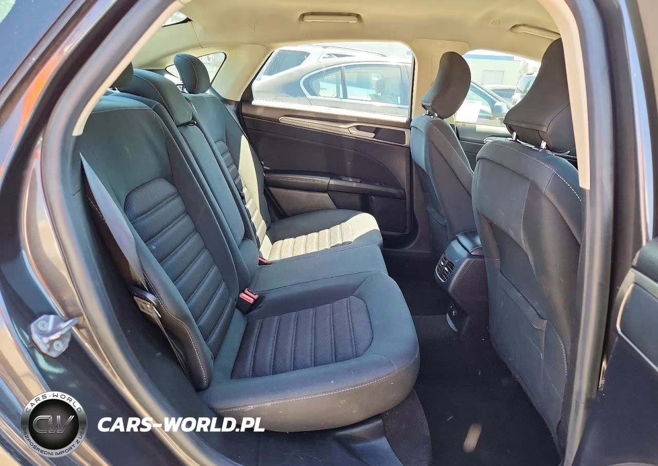 2019 Ford Fusion VIN:3FA6P0LU6KR200099 - 10
