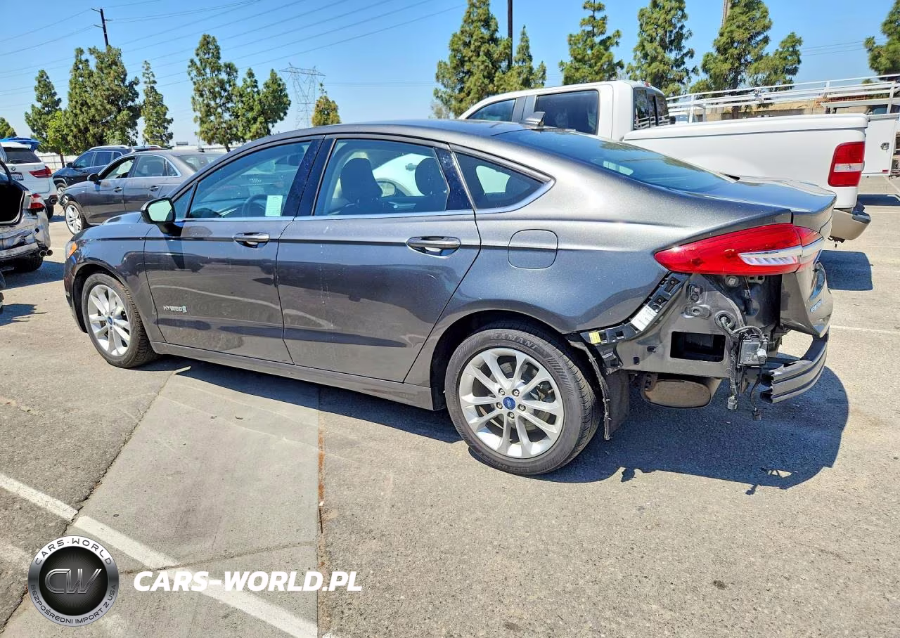 2019 Ford Fusion VIN:3FA6P0LU6KR200099 - 2