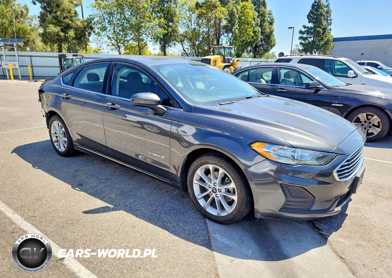 2019 Ford Fusion VIN:3FA6P0LU6KR200099 - 4