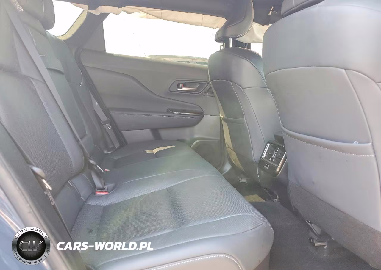 2025 Toyota Crown Signia Limited VIN:JTDACAAJ6S3010185 - 11