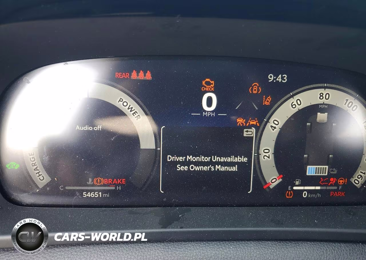 2025 Toyota Crown Signia Limited VIN:JTDACAAJ6S3010185 - 9