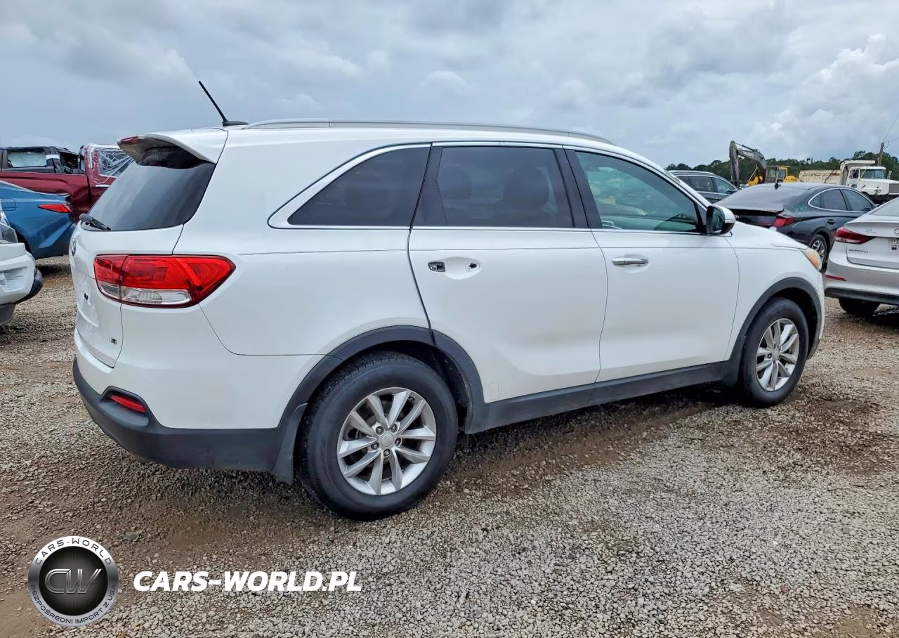 2018 Kia Sorento Lx V6 VIN:5XYPG4A50JG375748 - 3