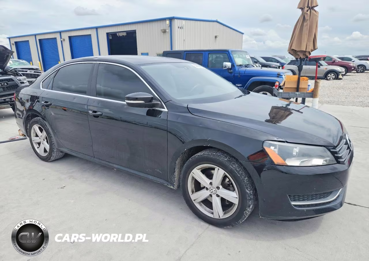 2013 Volkswagen Passat Se VIN:1VWBH7A32DC132679 - 4