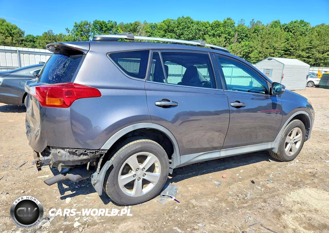 2013 Toyota Rav4 Xle VIN:2T3RFREVXDW106701 - 3