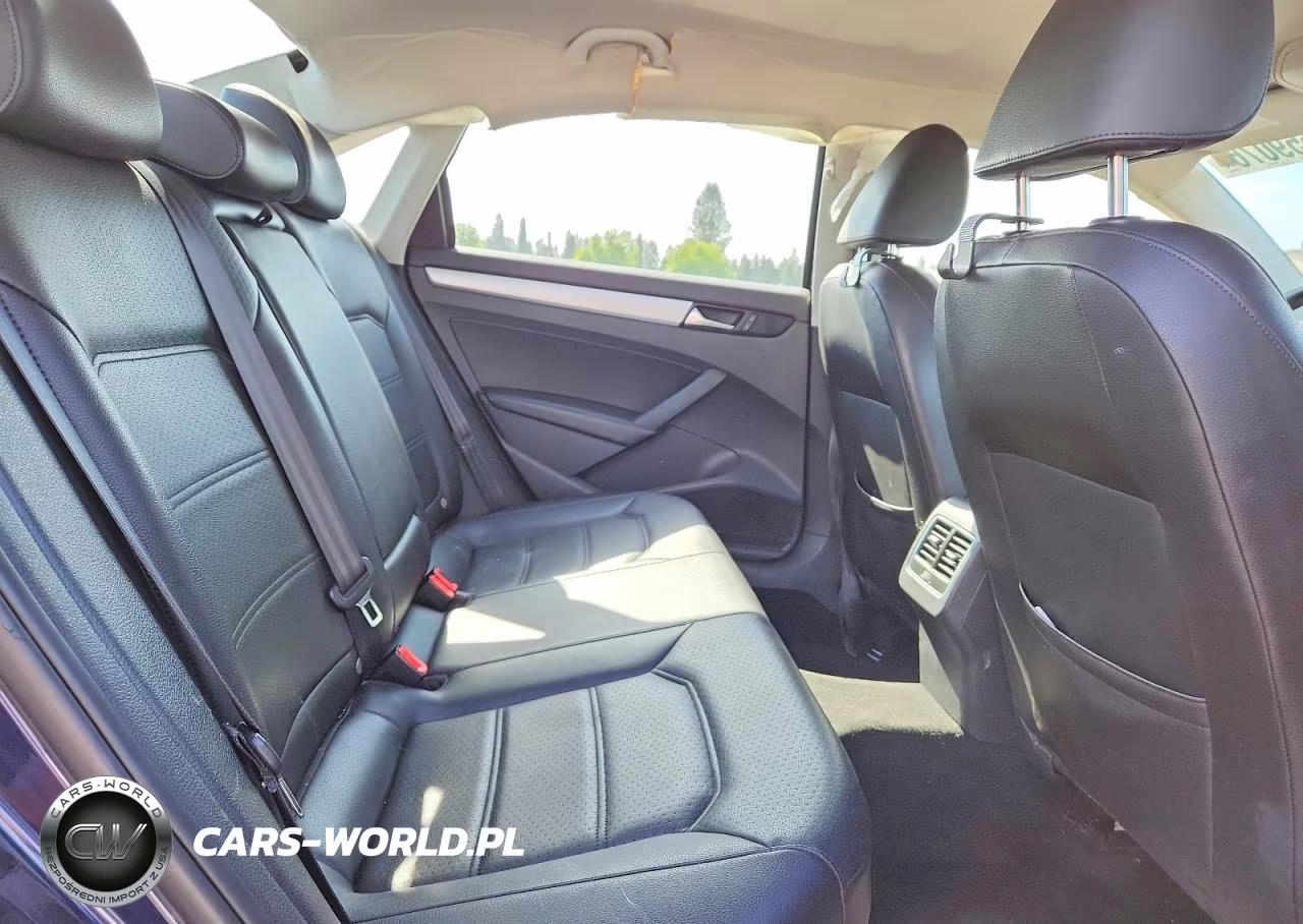 2013 Volkswagen Passat Se VIN:1VWBP7A31DC103984 - 10