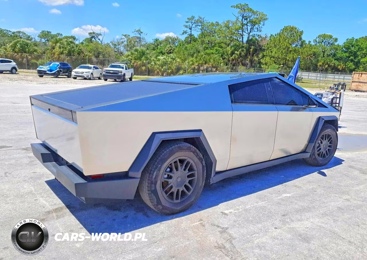 2025 Tesla Cybertruck VIN:7G2CEHED3SA077646 - 3