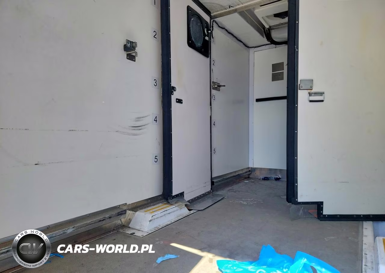 2022 Ford Transit T-350 VIN:1FDBW5Z82NKA39659 - 11