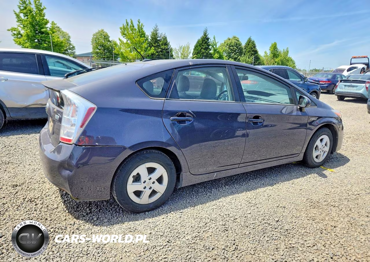 2011 Toyota Prius Two VIN:JTDKN3DU3B0311238 - 3