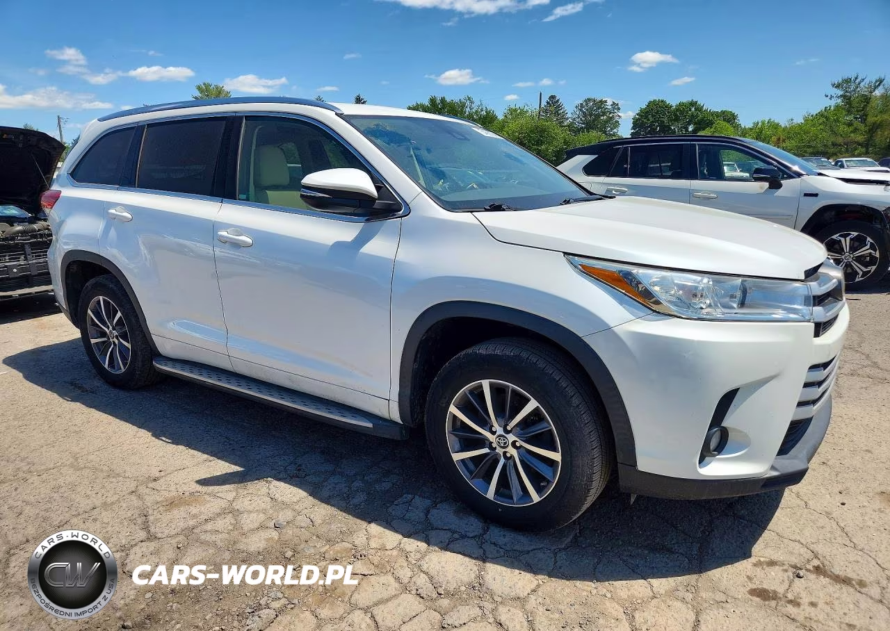 2017 Toyota Highlander Xle VIN:5TDKZRFH5HS193139 - 4
