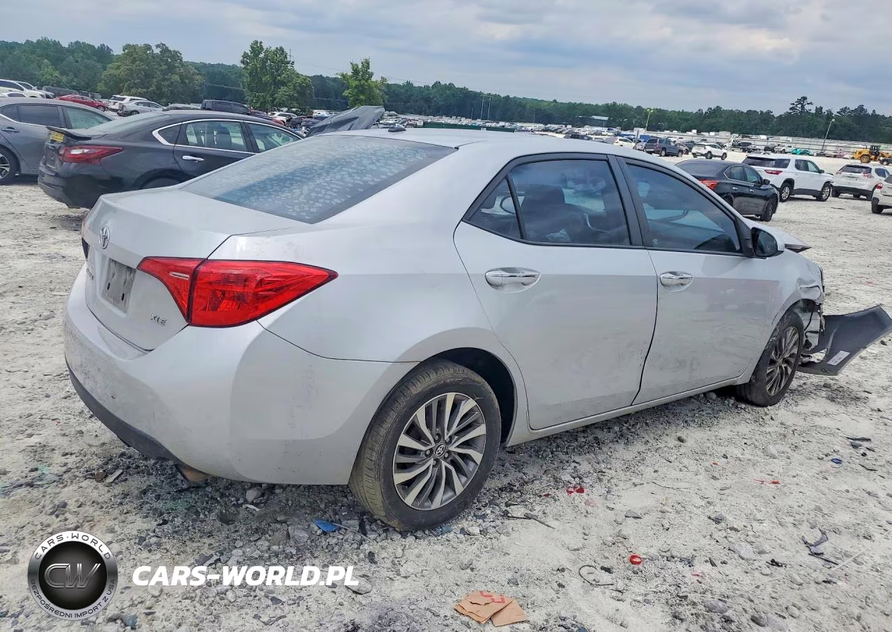 2017 Toyota Corolla Xle VIN:5YFBURHE4HP659640 - 3